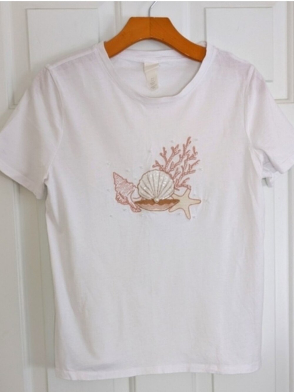 H&M Embroidered Sequin Cotton Seashell Tee - Picture 7 of 7